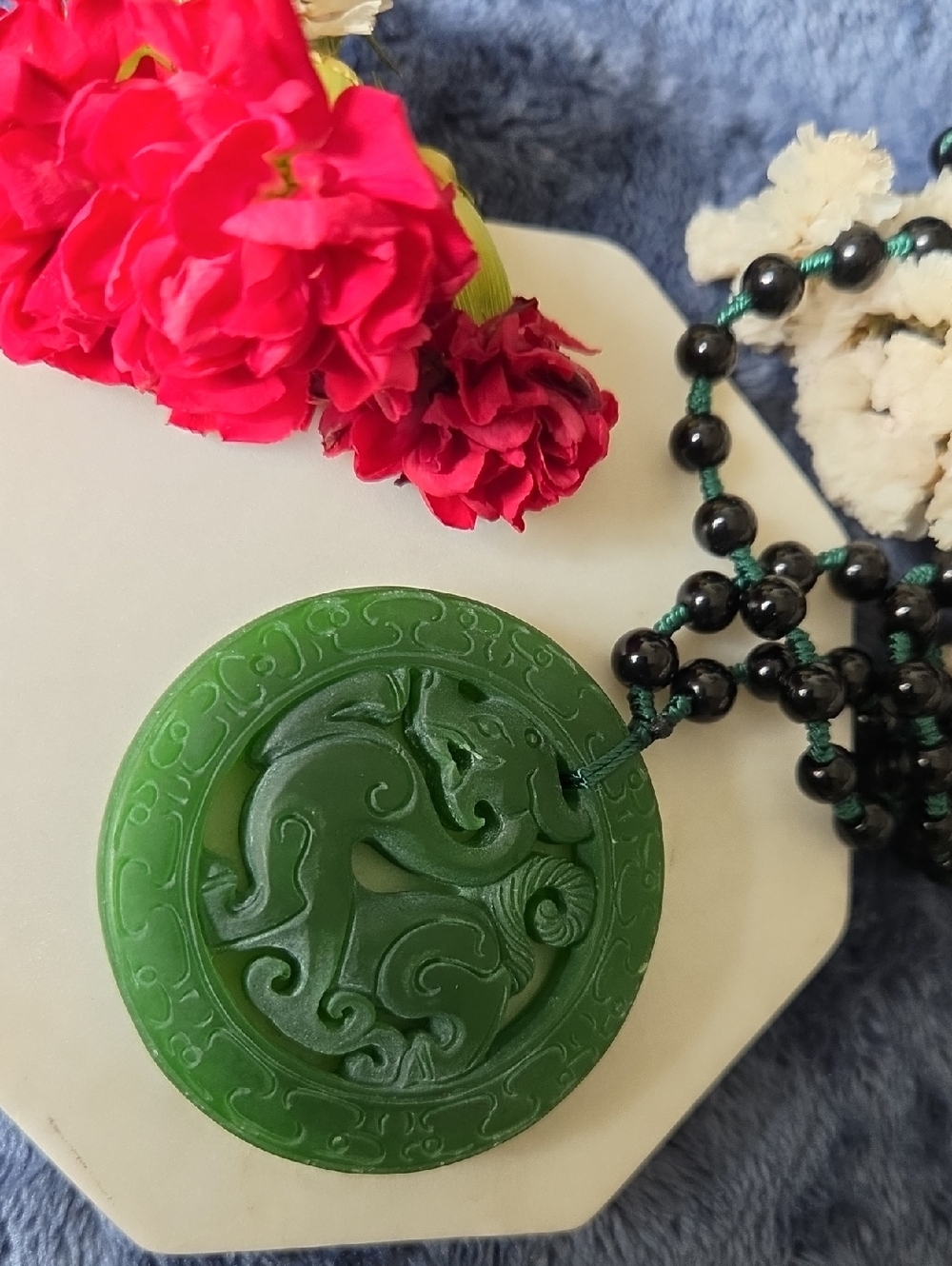 Hand-Carved Green Jade Dragon Pendant Necklace. Unisex. NWT.